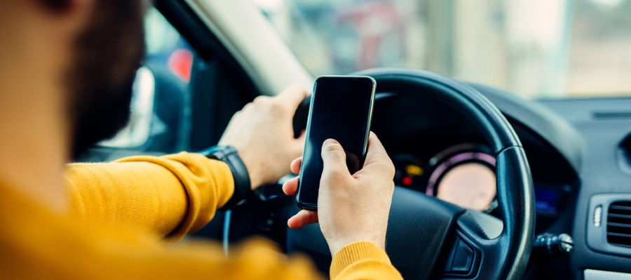 שימוש בנייד בעת נהיגה: מדיניות האכיפה הוחמרה
