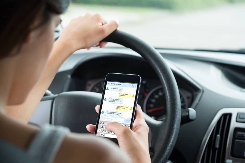 נהיגה בחוסר זהירות ושימוש בטלפון: מדריך