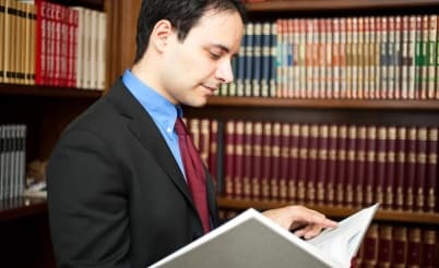 מה חשוב לדעת בדרך לבחירת עורך דין פלילי?