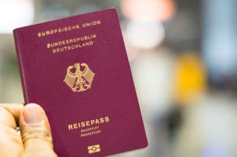 עו"ד יובל חן: "דרכון גרמני גם למי שאבותיהם לא היו אזרחי גרמניה!"